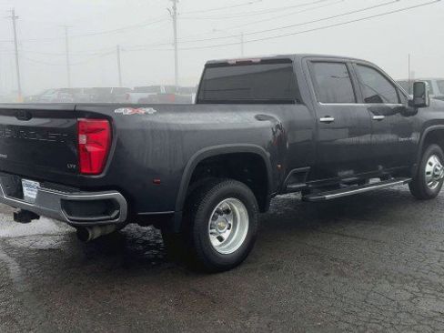 Used 2024 Chevrolet Silverado 3500 LTZ w/ LTZ Convenience Package image 8
