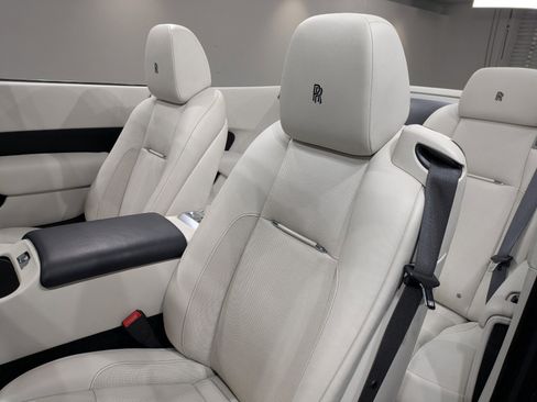 Used 2019 Rolls-Royce Dawn image 8