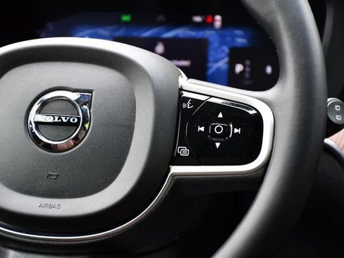Used 2024 Volvo XC60 B5 Plus w/ Climate Package AWD/4WD image 22