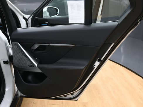 Used 2025 BMW 530i RWD image 40