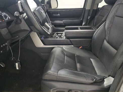 Used 2022 Toyota Tundra SR5 AWD/4WD image 7