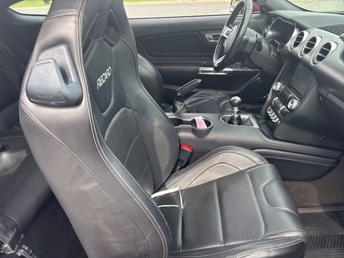 Used 2018 Ford Mustang GT Premium w/ Equipment Group 401A RWD image 27