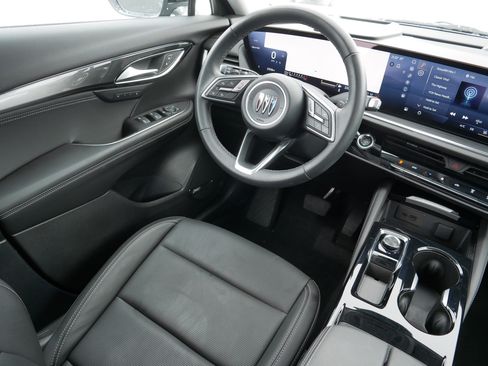 Used 2025 Buick Envision Preferred image 9