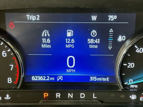 Used 2024 Ford Explorer XLT w/ Equipment Group 202A RWD image 19