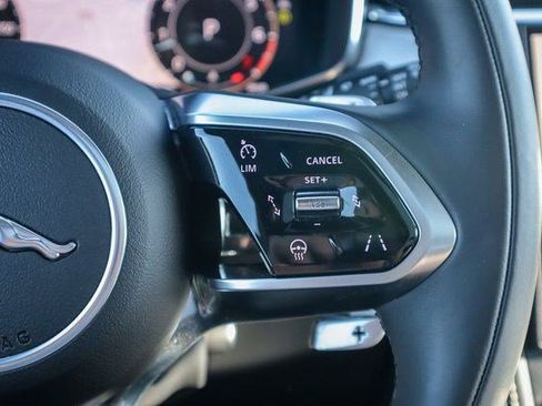 Used 2024 Jaguar F-PACE R-Dynamic S image 21