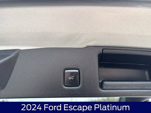 Used 2024 Ford Escape Platinum AWD/4WD image 17