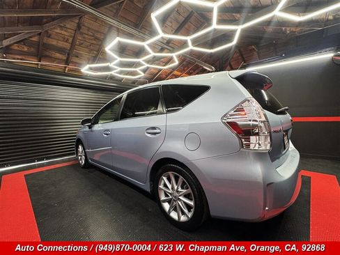 Used 2014 Toyota Prius V Five FWD image 4