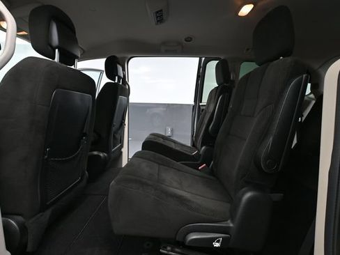 Used 2013 Dodge Grand Caravan SXT FWD image 34