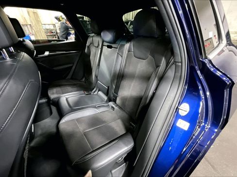 Used 2020 Audi SQ5 Premium Plus w/ Premium Plus Package image 19