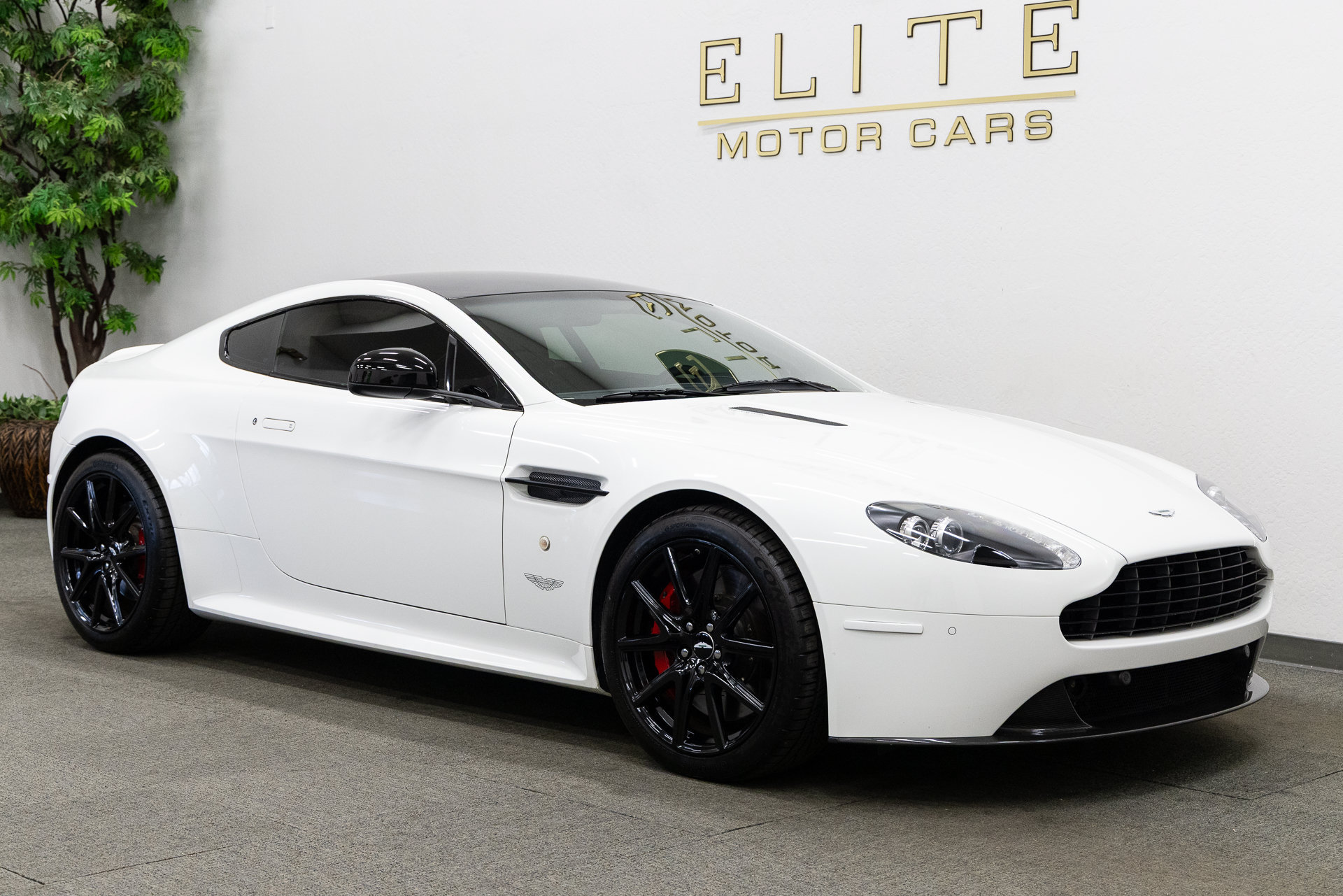 Used 2011 Aston Martin V8 Vantage S RWD image 7