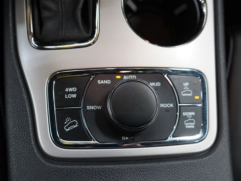 Used 2019 Jeep Grand Cherokee High Altitude AWD/4WD image 25