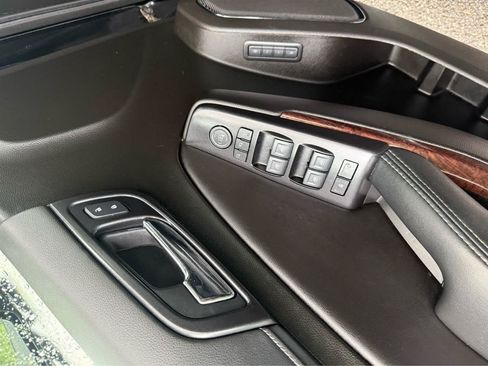 Used 2020 GMC Yukon XL SLT w/ Premium Edition RWD image 20