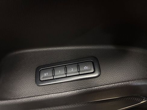 Used 2020 GMC Yukon Denali w/ Denali Premium Package AWD/4WD image 31