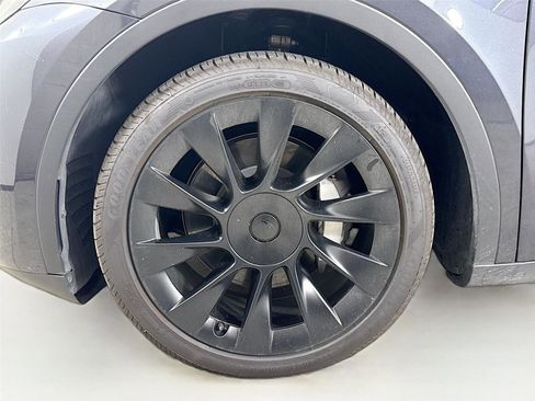 Used 2024 Tesla Model Y Long Range AWD/4WD image 6