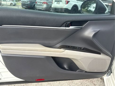 Used 2021 Toyota Camry LE FWD image 18