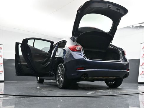 Used 2018 MAZDA MAZDA3 Touring image 48
