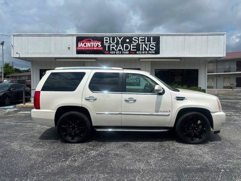 Used 2007 Cadillac Escalade AWD w/ Information Package image 1