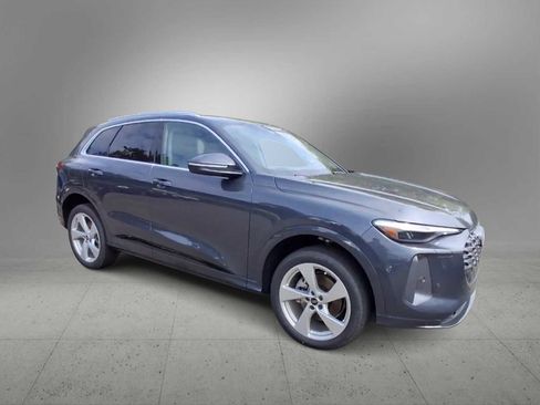 New 2025 Audi Q5 Premium Plus image 2