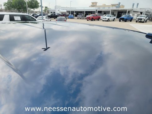 Used 2022 GMC Sierra 1500 SLT w/ SLT Convenience Package RWD image 8