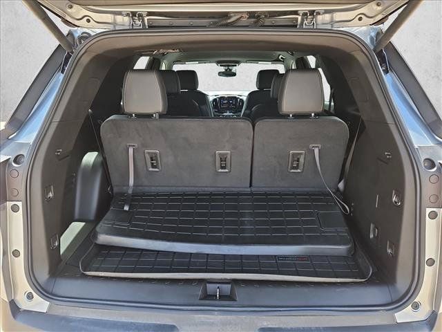 Used 2023 Chevrolet Traverse LT FWD image 6