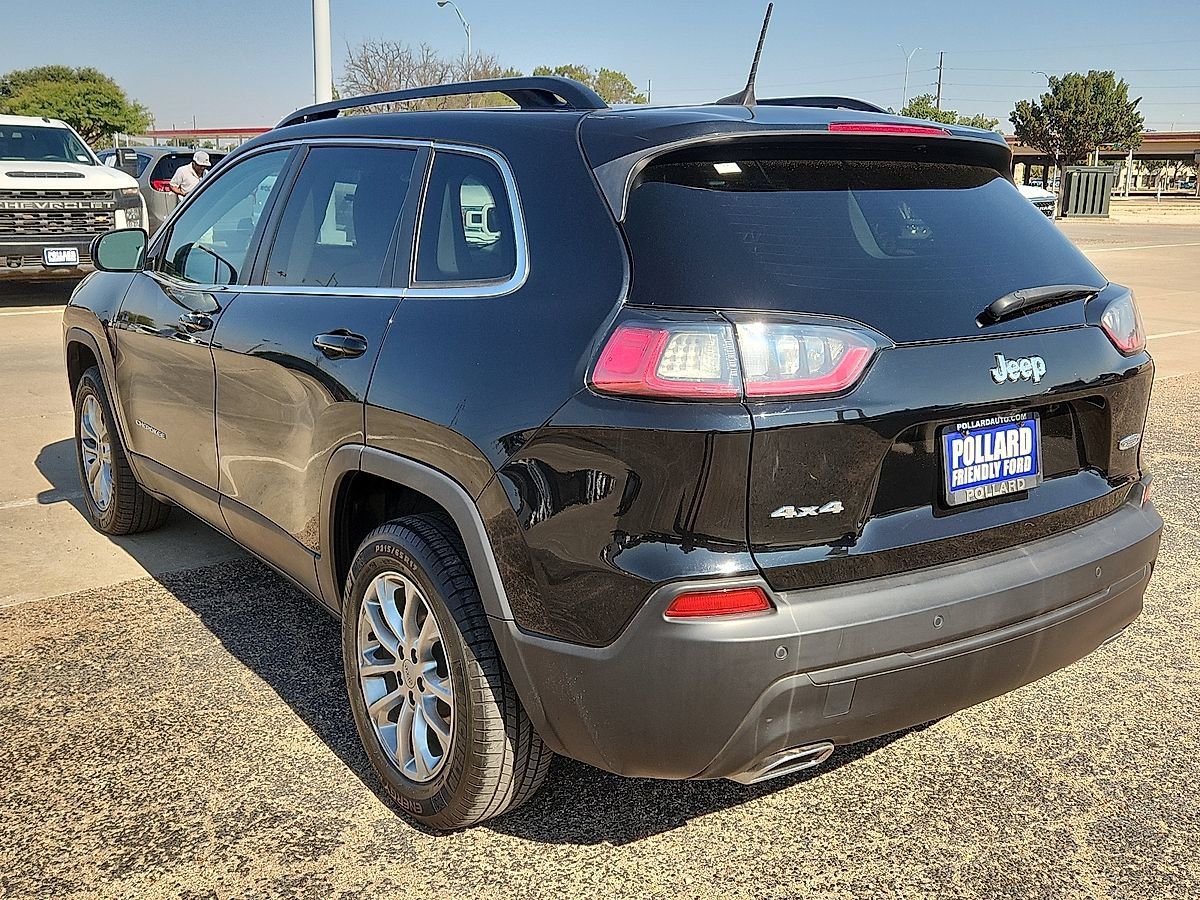 Used 2022 Jeep Cherokee Latitude Lux w/ Sun & Sound Group AWD/4WD image 2