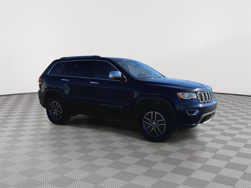 Used 2018 Jeep Grand Cherokee Limited image 2