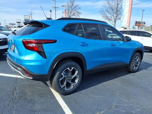 New 2026 Chevrolet Trax LT image 3