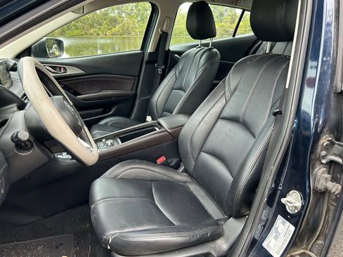 Used 2018 MAZDA MAZDA3 Touring image 14