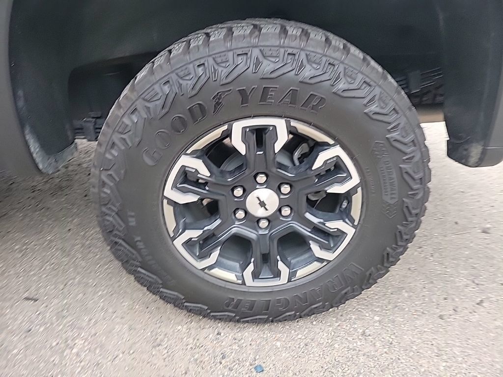 Used 2026 Chevrolet Silverado 1500 ZR2 AWD/4WD image 24
