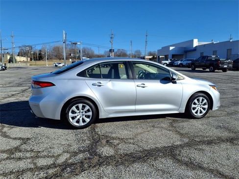 Used 2022 Toyota Corolla LE image 14