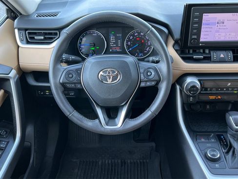 Certified 2022 Toyota RAV4 XLE Premium image 16