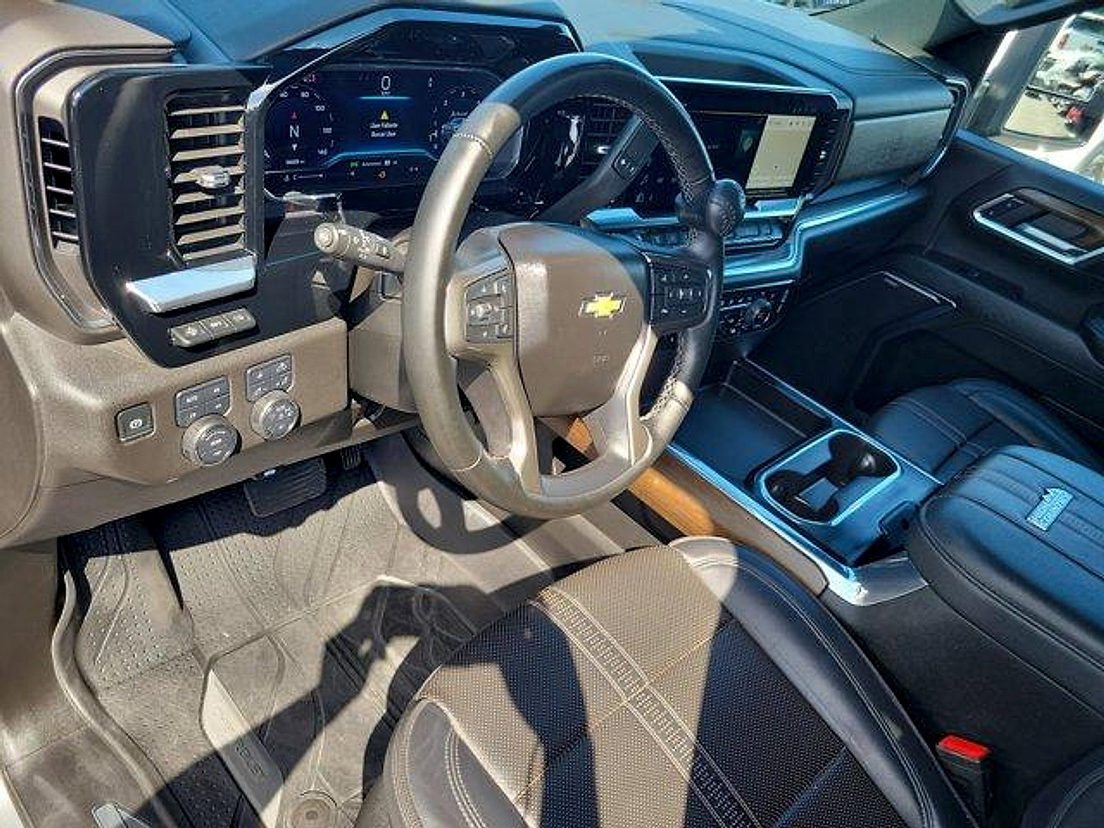 Used 2024 Chevrolet Silverado 2500 High Country w/ High Country Premium Package AWD/4WD image 22
