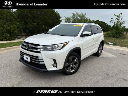 Used 2018 Toyota Highlander Limited Platinum FWD image 1