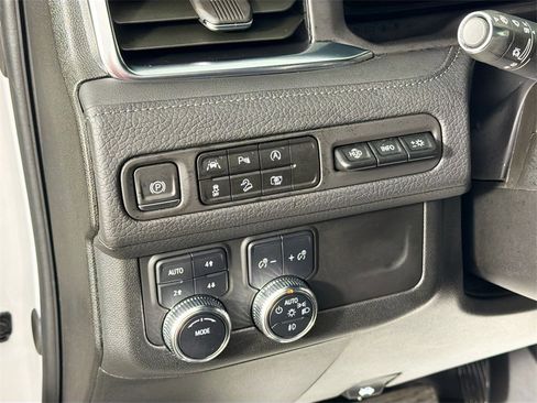 Used 2024 GMC Yukon Denali image 10