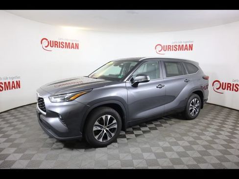 Used 2024 Toyota Highlander XLE AWD/4WD image 7