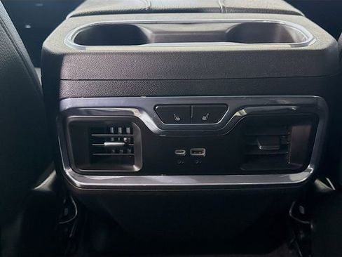 Used 2024 GMC Sierra 3500 Denali w/ Denali Reserve Package image 29