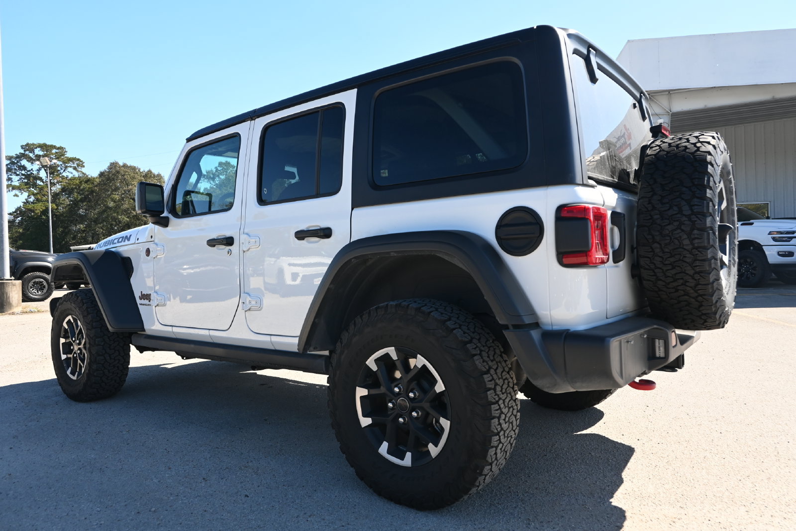 Used 2026 Jeep Wrangler Unlimited Rubicon AWD/4WD image 4