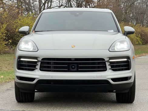 Certified 2022 Porsche Cayenne Platinum Edition image 7
