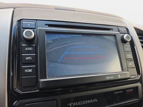 Used 2015 Toyota Tacoma 4x4 Double Cab w/ SR5 Package image 23