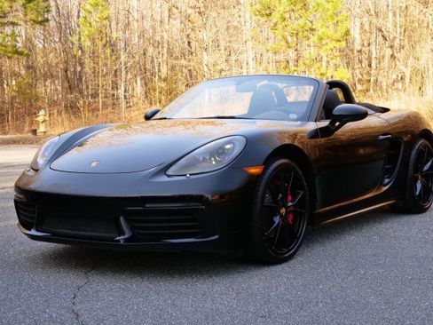 Used 2018 Porsche 718 Boxster S image 6