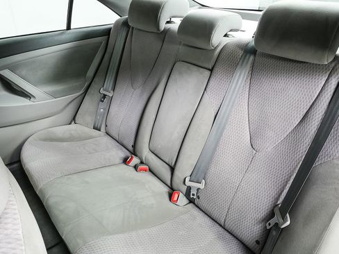 Used 2011 Toyota Camry LE image 20