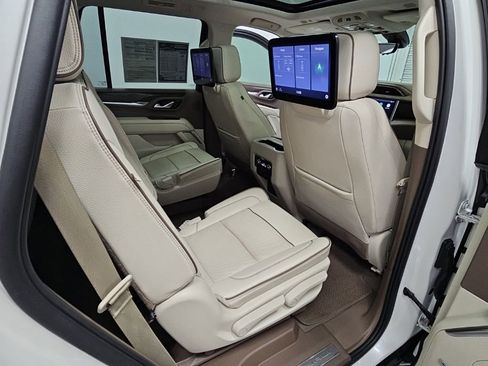 Used 2021 GMC Yukon Denali w/ Denali Premium Package AWD/4WD image 44