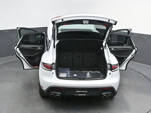 New 2026 Porsche Macan S image 58