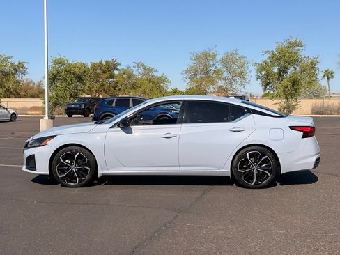 Certified 2023 Nissan Altima 2.5 SR FWD image 3