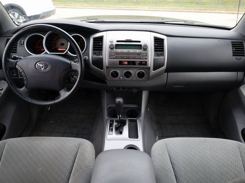 Used 2010 Toyota Tacoma PreRunner image 14