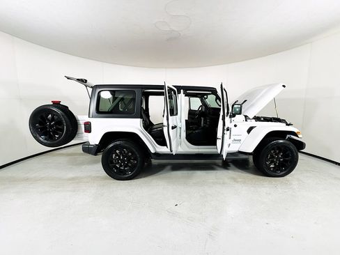 Used 2023 Jeep Wrangler Unlimited Sahara AWD/4WD image 26