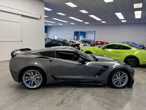 Used 2015 Chevrolet Corvette Z06 w/ 3LZ Preferred Equipment Group RWD image 7