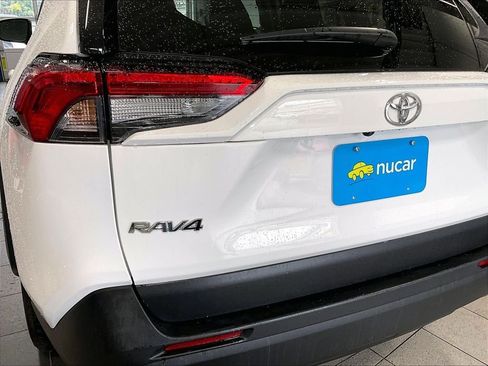 Used 2025 Toyota RAV4 XLE AWD/4WD image 28