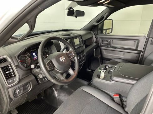 New 2024 RAM 5500 Tradesman w/ Chrome Appearance Group image 32