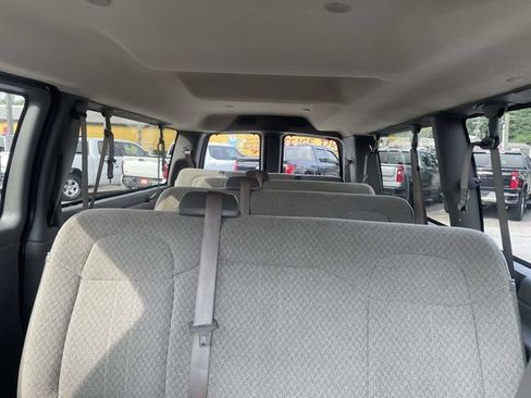 Used 2025 Chevrolet Express 3500 LT w/ LT Preferred Equipment Group RWD image 13